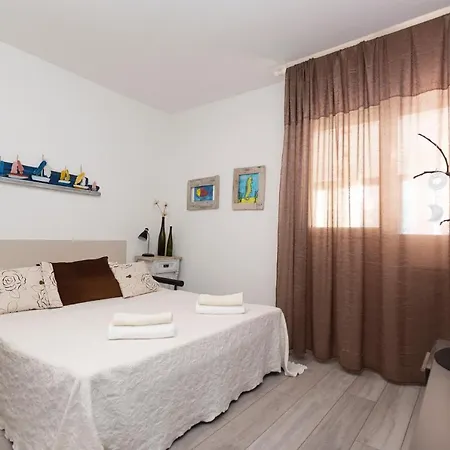 Beautiful With Garden And Terrace Apartment Split