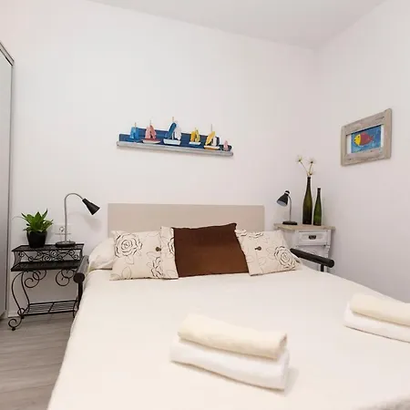 Beautiful With Garden And Terrace Apartment *