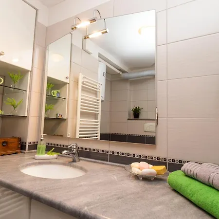 דירה Beautiful With Garden And Terrace ספליט